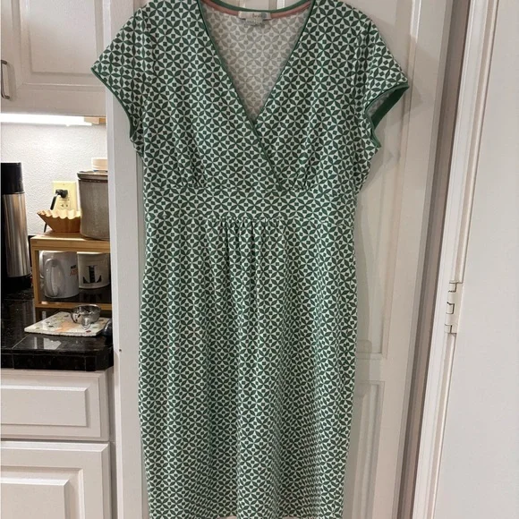 Boden Green and White Midi Wrap Dress with V-Neck - Picture 2 of 4